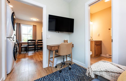 Southwest Harbor Haus | Southwest Harbor Large Group Accommodations