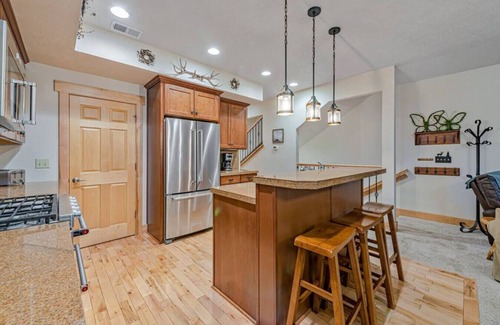 Champion Haus | Southwinds Ultimate Slope Side Relaxation Spot