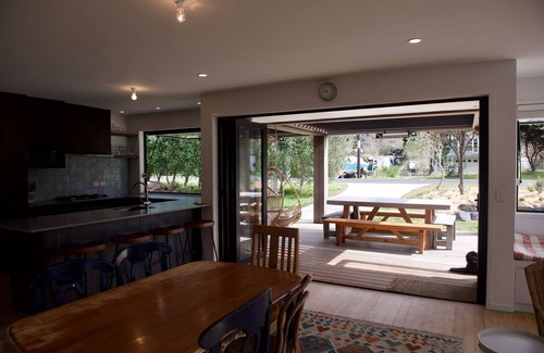 Mangawhai Heads Haus | Spa and a 5 minute walk to the water