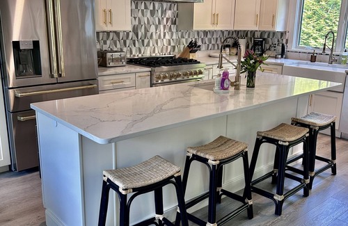 Cataumet Haus | Space for everyone. Comfortable and relaxing with a guest house