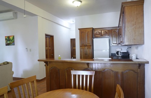 Sittee River Villa | Geräumige Ground Level Rancher mit einfachem Zugang zum Pool und Meer