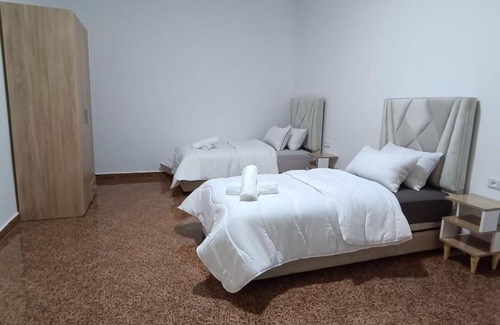 Branes Wohnung | Spacieuse 2 Br Apt Fast Wi-Fi
