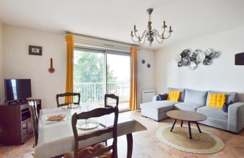 Evian-les-Bains Wohnung | Spacieux appartement refait à neuf avec balcon et garage, proche centre-ville - FR-1-498-108