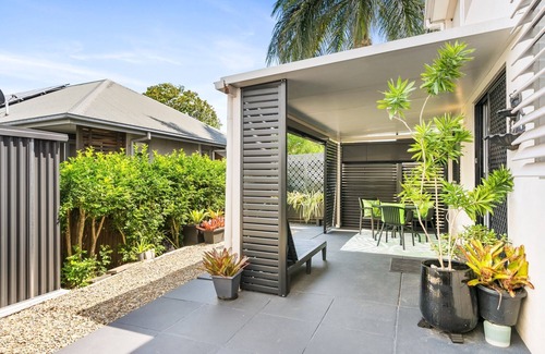 Wooloowin Wohnung | Spacious 1-Bed Unit with Outdoor Patio Dining