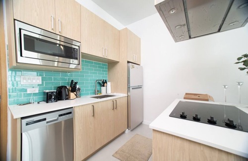 Grand Harbour Wohnung | Spacious 1BR with Rooftop Pool, Island Views, Full Kitchen & Washer/Dryer