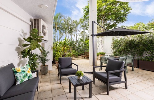 South Brisbane Wohnung | Spacious 2 Bed/2 Bath Garden Apartment Aircon, Spacious 2 Bed Garden Apartment