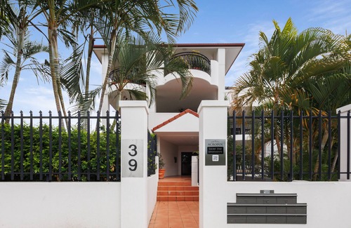 South Brisbane Wohnung | Spacious 2 Bed/2 Bath Garden Apartment Aircon, Spacious 2 Bed Garden Apartment