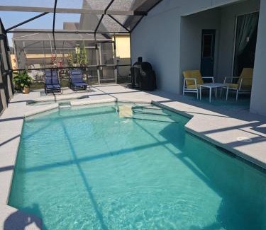 Sunset Ridge Haus | Spacious 2 en-suite BR, heated pool & spa retreat