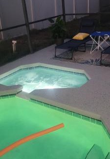 Sunset Ridge Haus | Spacious 2 en-suite BR, heated pool & spa retreat