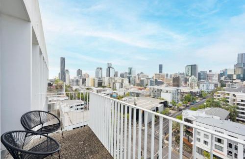 Spring Hill Wohnung | Spacious 2bed 2bath Apartment with City Views