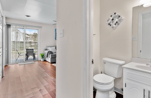 Hopewell Haus | Spacious 2BR 1.5 Bath townhouse