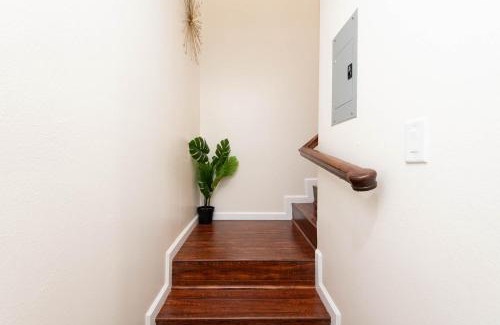 Rossmoyne Wohnung | Spacious 2BR/2.5BA + Game Room