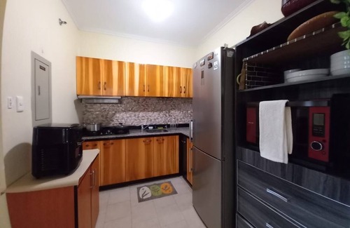 Poblacion District Eigentumswohnung | Spacious 2BR Corner Unit | King Bed | Davao Center