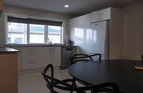 Avondale Wohnung | Spacious 2BR Home in Avondale