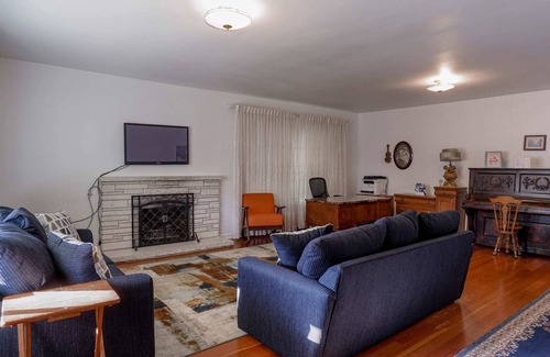 Spanish Fork Haus | Spacious 2BR Home with Mountain View and Piano!