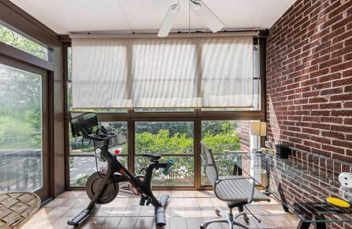 Cherry Haus | Spacious 2BR in Myers Park with sunroom