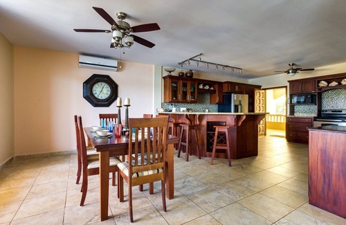 Placencia Villa | Deluxe-Meerblick-Villa-Ensuite Bad-LP 8D