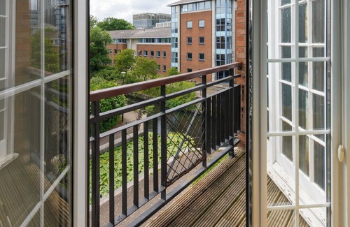 Cardiff City Centre Wohnung | Spacious 3 Bed | Short Walk to Atlantic Wharf