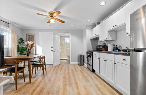 Winter Hill Wohnung | Spacious 3-bedroom 2bath apartment in Somerville