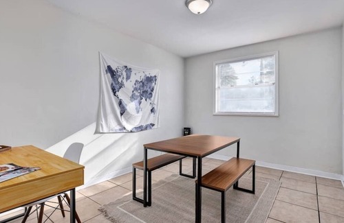 Anniston Wohnung | Spacious 3 Bedroom Apartment close to everything!