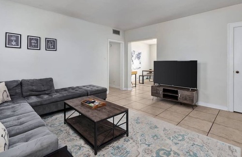 Anniston Wohnung | Spacious 3 Bedroom Apartment close to everything!