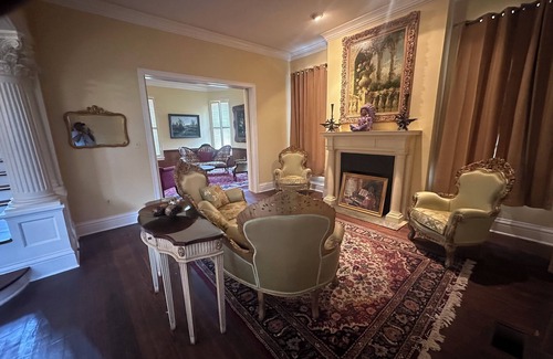 Indianola Haus | Spacious 3-bedroom estate in charming Indianola with AC, WiFi