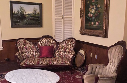 Indianola Haus | Spacious 3-bedroom estate in charming Indianola with AC, WiFi