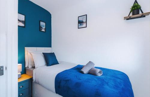 Droylsden Haus | Spacious 3 Bedroom House close to Etihad