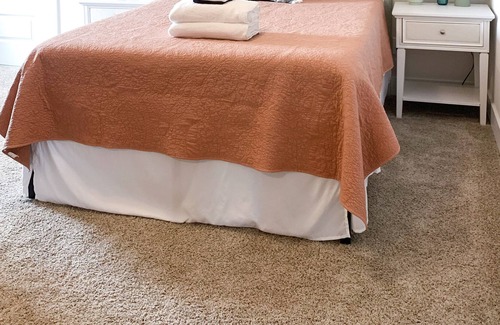 Auburn Haus | Spacious 3 BR home - 1.5 mi to campus