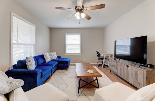 Waukesha Wohnung | Spacious 3-BR with aesthetic living room & fully equipped kitchen in Waukesha