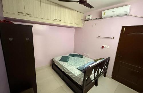 Palani Wohnung | Spacious 3BHK Mountain View -walk to palani temple