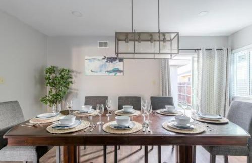 Del Aire Haus | Spacious 3BR/2BA Near LAX and SoFi Stadium