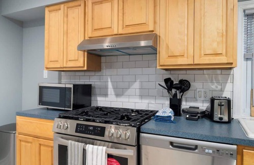 Southeast Yonkers Wohnung | Spacious 3BR Apt Near MetroNorth