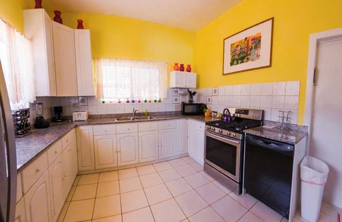Kamay Haus | Spacious 3BR Home w/ Pool Near Palm Beach