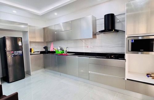 Mombasa Wohnung | Spacious 3BR Retreat in Nyali with Pool, Parking & Steps from Beach & Malls