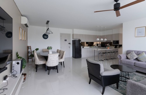 Laguna Wohnung | Spacious 3BR Sea-View Condo Resort Amenities 2708