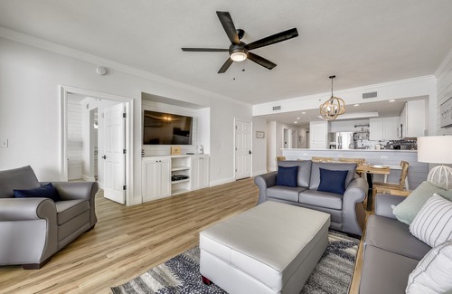 Panama City Beach Eigentumswohnung | Spacious 3BR Beachfront Retreat – Garage, Balcony, Gourmet Kitchen & Sleeps 11