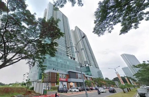 Tangerang Wohnung | Spacious 3Br With Extra Room At Hillcrest House Apartment