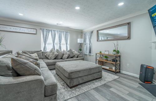 Lithia Springs Haus | Spacious 3BR with Game Room and Fenced Yard Near Six Flags and Braves