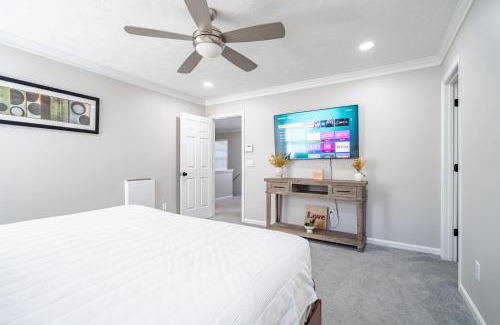 Lithia Springs Haus | Spacious 3BR with Game Room and Fenced Yard Near Six Flags and Braves