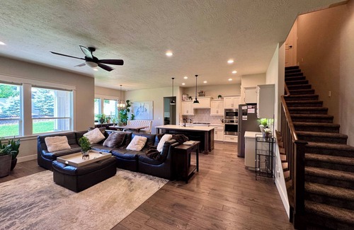 Meridian Haus | Spacious 4 BR 3 BA home in beautiful neighborhood. Gated yard. Pet-friendly.