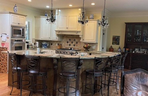 Auburn Haus | Spacious 4 Bed 3 Bath Auburn Game Day Home