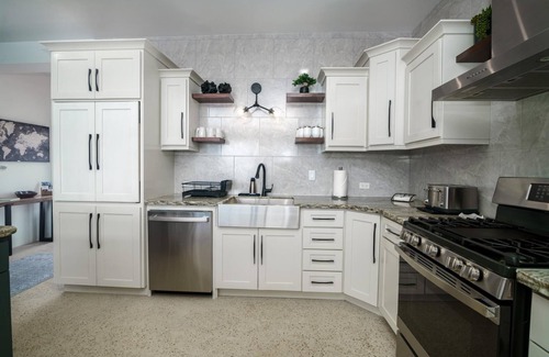 Placencia Villa | Spacious 4-Bed Villa in Placencia Village w/ Pool!