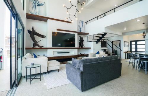 Placencia Villa | Spacious 4-Bed Villa in Placencia Village w Pool