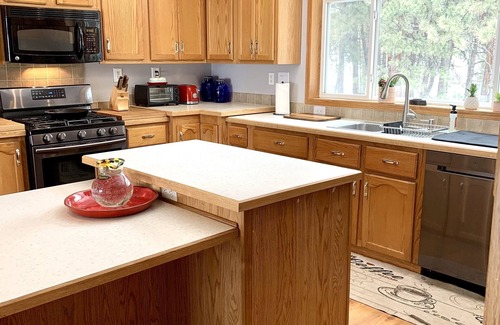 Durango - Purgatory Haus | SPACIOUS 4 Bedroom 3 Full Bath Mnt Home, 16 Acres Bordering BLM. Dogs Welcome!