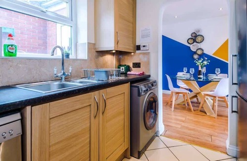 Chester Haus | Spacious 4 Bedroom Chester Home with parking.