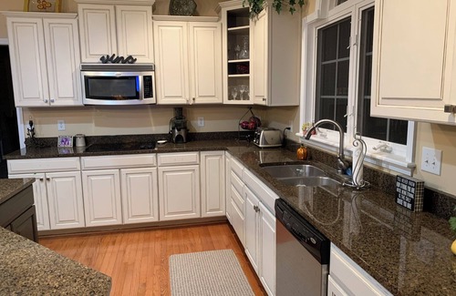 Maxwell Haus | Spacious 4-bedroom house with fitness room one mile from Geist - Fishers