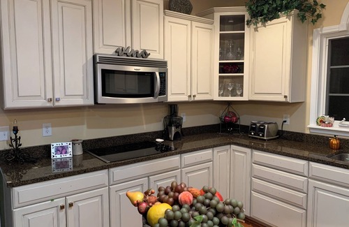 Maxwell Haus | Spacious 4-bedroom house with fitness room one mile from Geist - Fishers