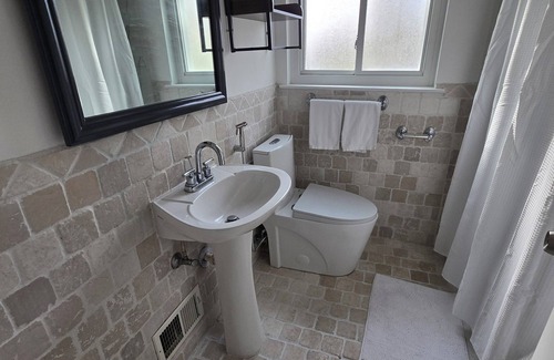 Old North Columbus Haus | Spacious 4 bedroom house located 1.5 miles from Ohio State Football Stadium.