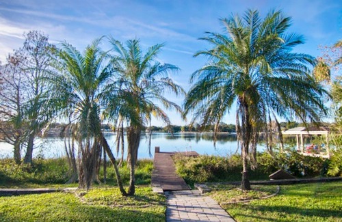 Dover Shores West Haus | Spacious 4-bedroom Orlando Lakefront House w/ Pool near Downtown
